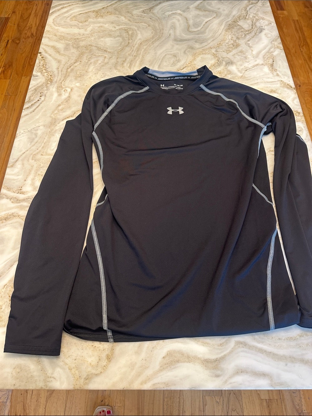 Under Armour Men’s Black Long-Sleeve Rash Guard with Gray Contrast